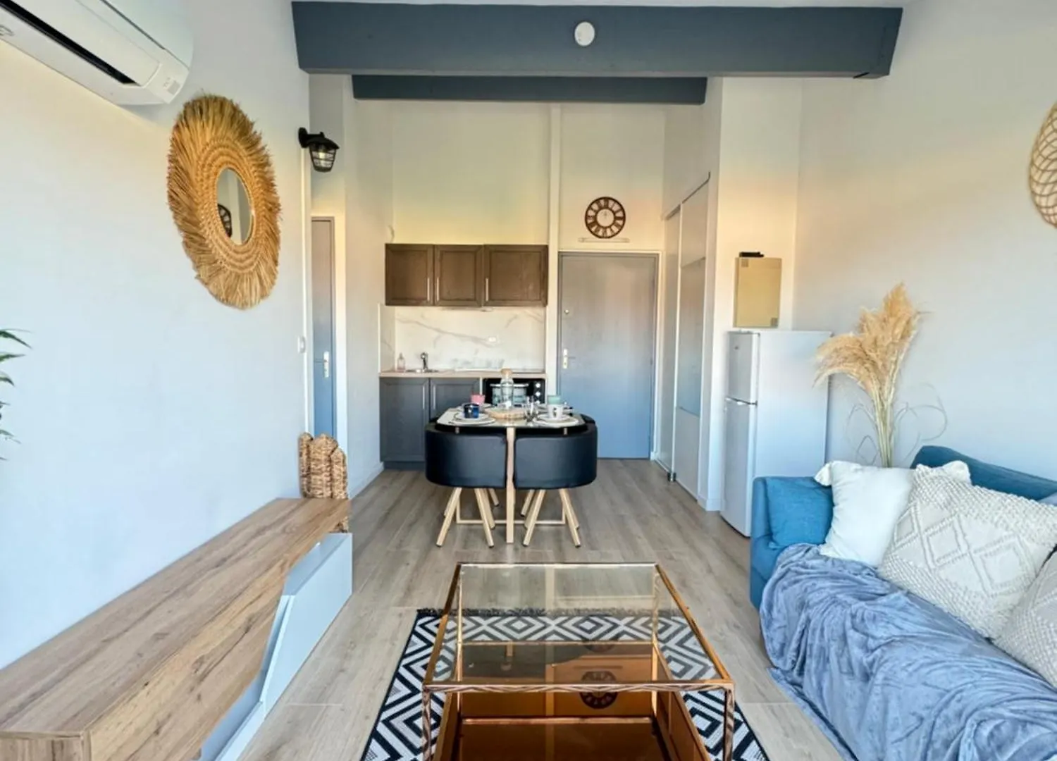 Appartement De Charme Apercu Mer Frejus