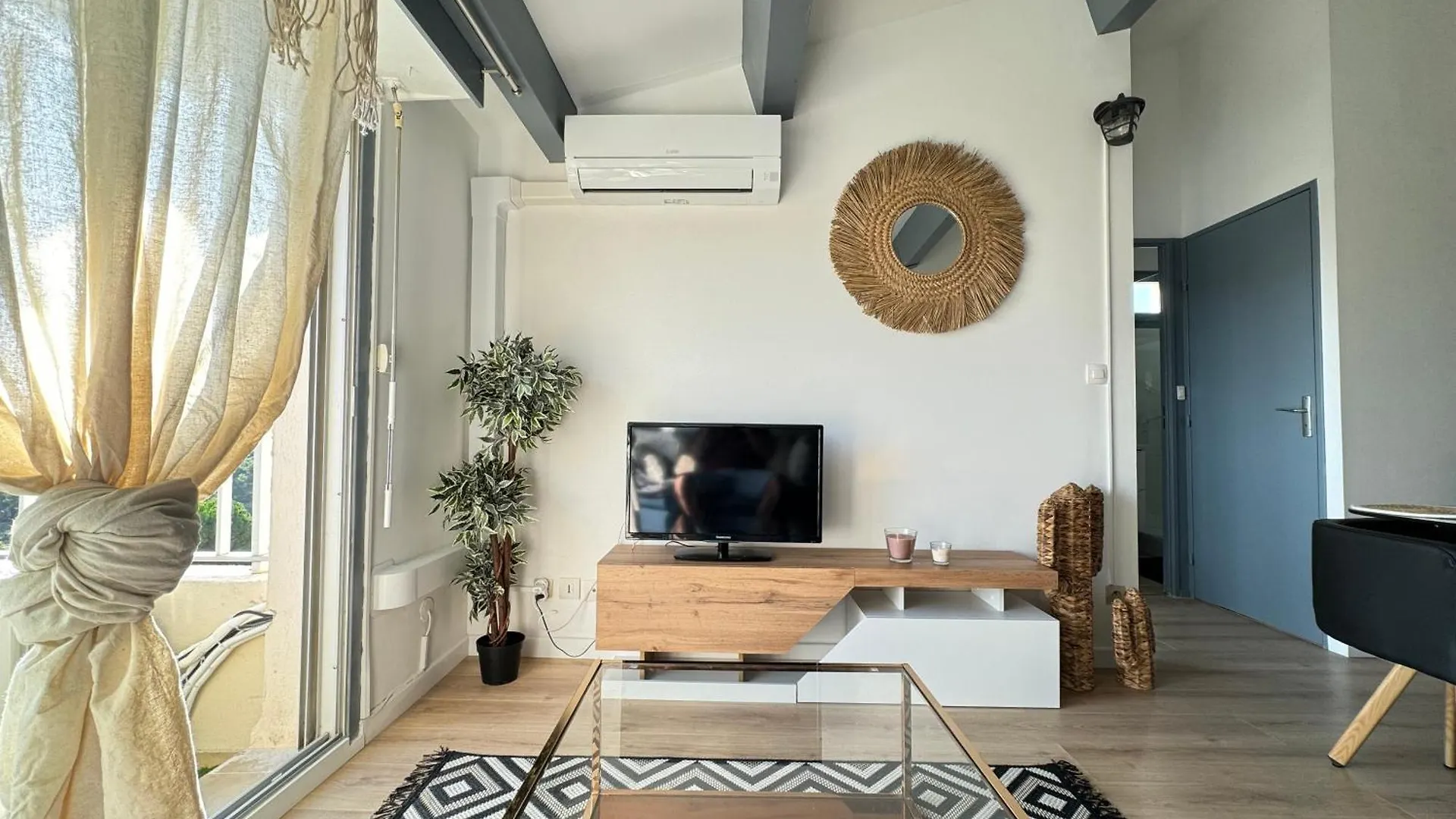 Appartement De Charme Apercu Mer Fréjus 0*,  فرنسا